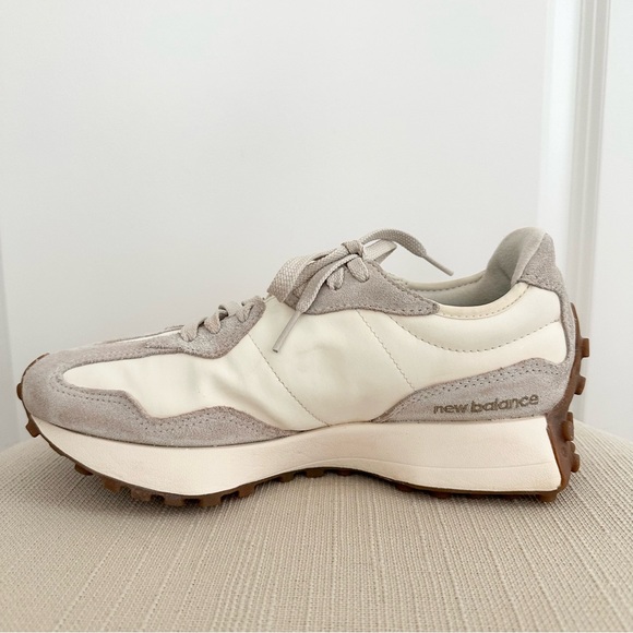 New Balance Women's & Men’s 327 Logo Pop Casual Sneakers - Picture 7 of 15